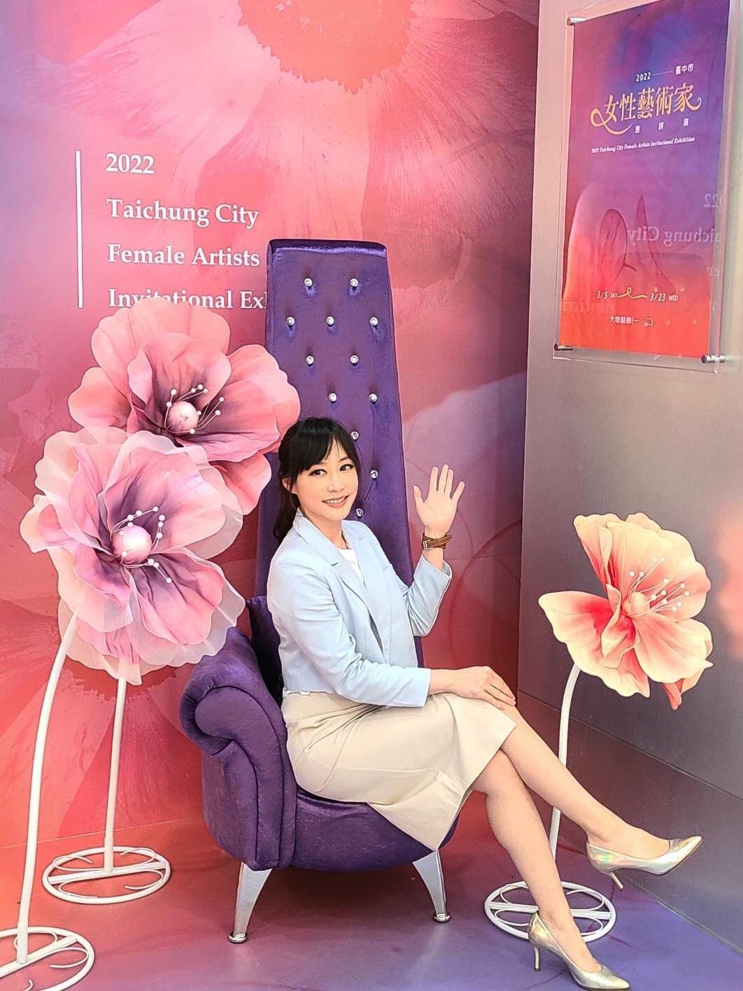 結婚10年動兩次刀！女主播41歲高齡懷孕「拚試管一次就中」　「開心公開寶寶性別」：盼到一家三口了