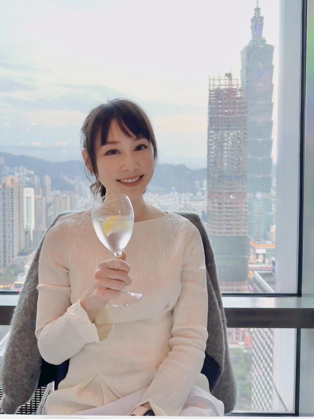 結婚10年動兩次刀！女主播41歲高齡懷孕「拚試管一次就中」　「開心公開寶寶性別」：盼到一家三口了
