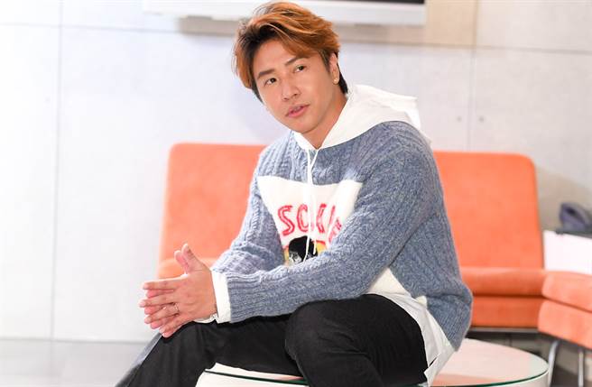 還有兩女兒要養！43歲男星離婚2年「赴大陸直播帶貨」　「把女兒托媽媽顧」拚賺錢暴瘦一大圈