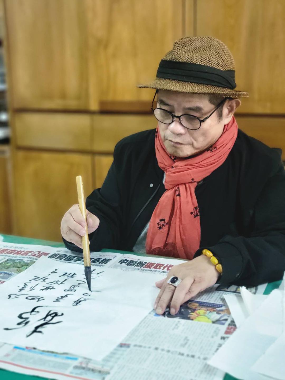 去年才碩士畢業！許效舜公開好消息「考上名校博士班」樂開懷　聽教授1句話卻嚇傻「來不及回頭了」