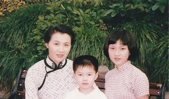 為生兒子拒絕治癌！41歲女星丟下丈夫孩子離世　讓好友「至今無法釋懷」：真是紅顏薄命