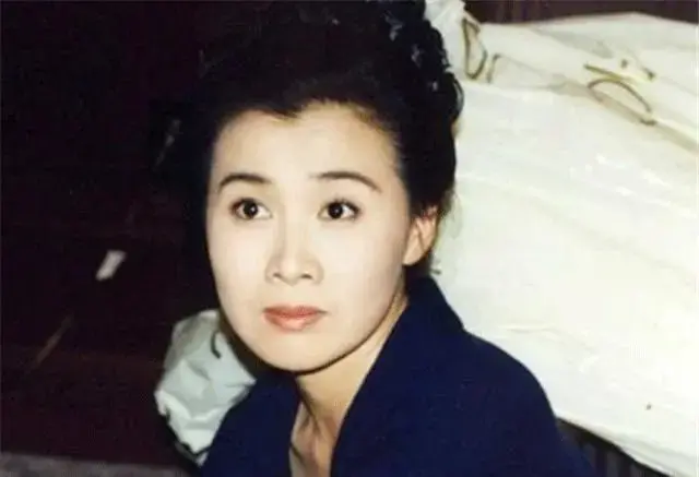 為生兒子拒絕治癌！41歲女星丟下丈夫孩子離世　讓好友「至今無法釋懷」：真是紅顏薄命