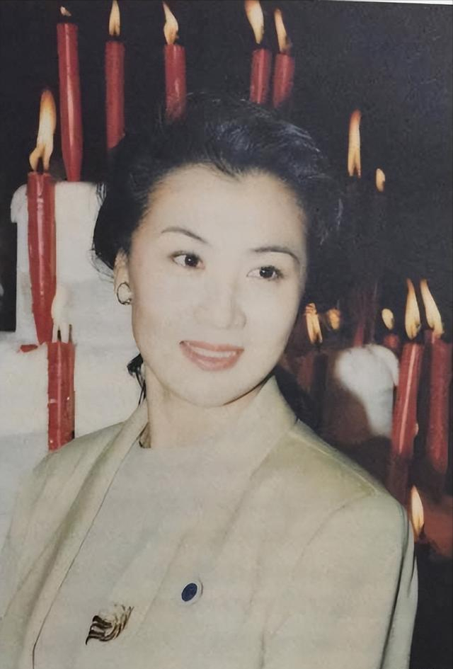 為生兒子拒絕治癌！41歲女星丟下丈夫孩子離世　讓好友「至今無法釋懷」：真是紅顏薄命