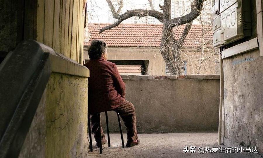 想和兒子住！我65歲「存款310萬」兩個兒子事業有成　可晚年卻活得不幸福