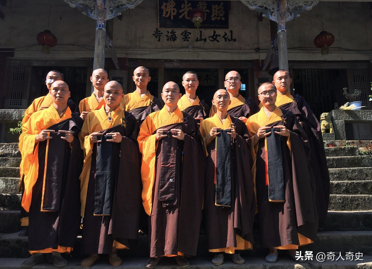 放棄百萬年薪工作！30位名校研究生「集體剃度出家」皈依佛門　一意孤行「生活現狀曝光」出人意料