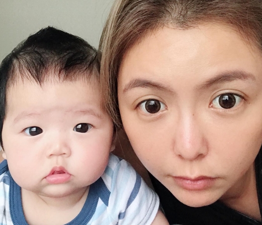 不甩懷孕禁忌！37歲女星「挺肚子跟老公恩愛」生下兒子　1個月後「看到孩子的臉嚇歪」再也不敢鐵齒