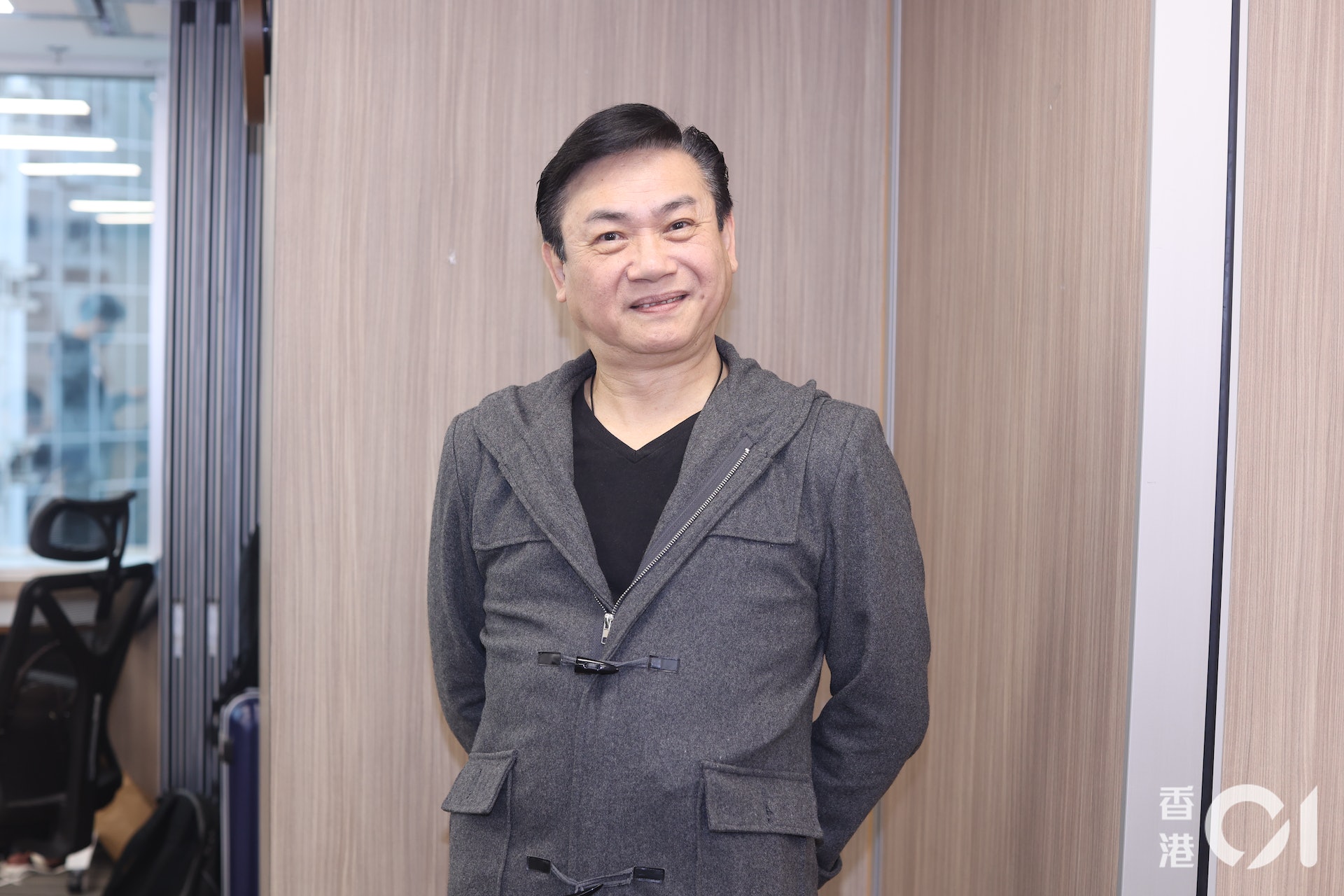 同學是梁朝偉！資深綠葉「入行40年遲遲紅不了」轉行做生意　「一夕虧損上百萬」破產重頭來過