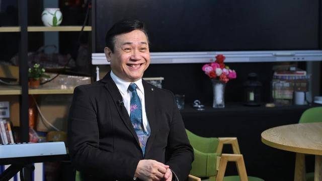 同學是梁朝偉！資深綠葉「入行40年遲遲紅不了」轉行做生意　「一夕虧損上百萬」破產重頭來過