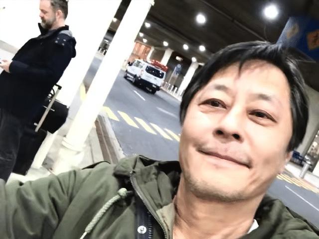 息影5年！60歲台灣天王「罕現身街頭」判若兩人近況曝　歷經2段婚姻「被爆擁新歡富婆」生活超愜意