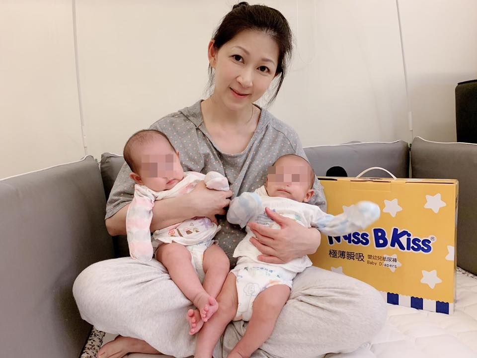 感謝老天厚愛！女星「取卵剩三顆」46歲一次中兩個　結婚8年「甜拍全家福」龍鳳胎長大了