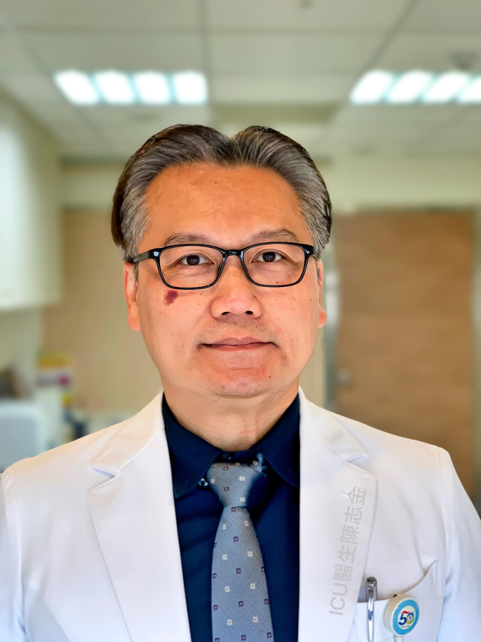 爸爸腦出血還沒醒！「兒子遭大姑要求做1事」ICU名醫氣炸　霸氣回應被讚翻「說進家屬心坎」