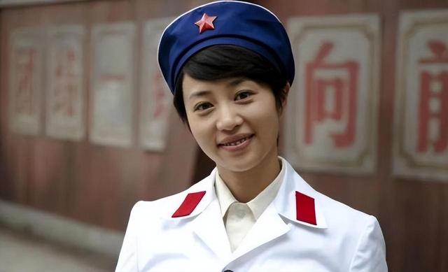 愛上大12歲老師！女星「談師生戀」堅持不登記不生子　「44歲現況曝」被全家寵上天