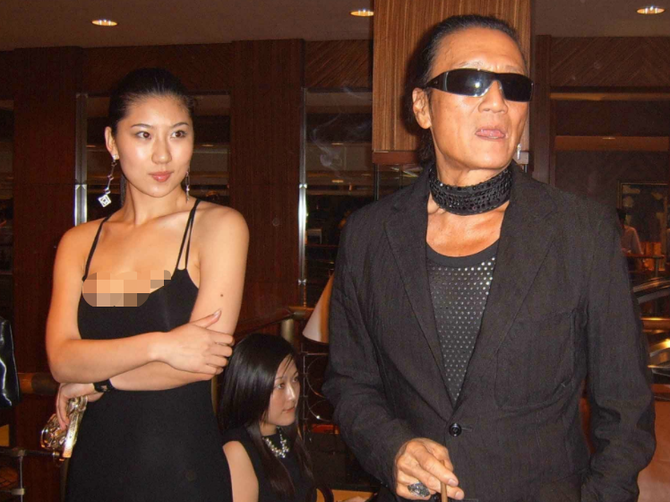 相差49歲「爺孫戀」！謝賢的前女友Coco：「戀愛12年無果」用青春換來2000萬 　現況曝光：後悔嗎？