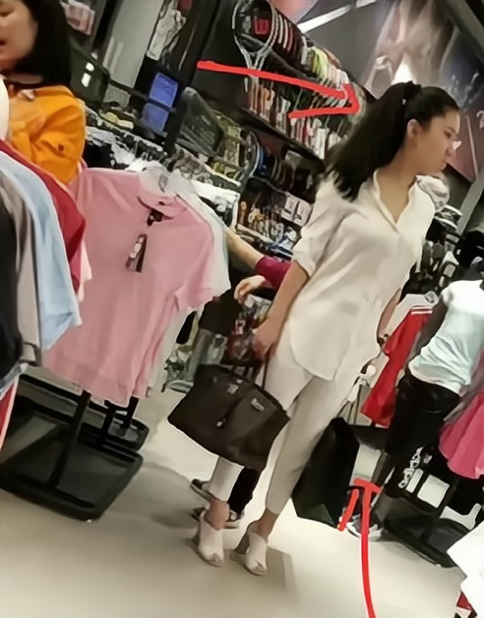 相差49歲「爺孫戀」！謝賢的前女友Coco：「戀愛12年無果」用青春換來2000萬 　現況曝光：後悔嗎？