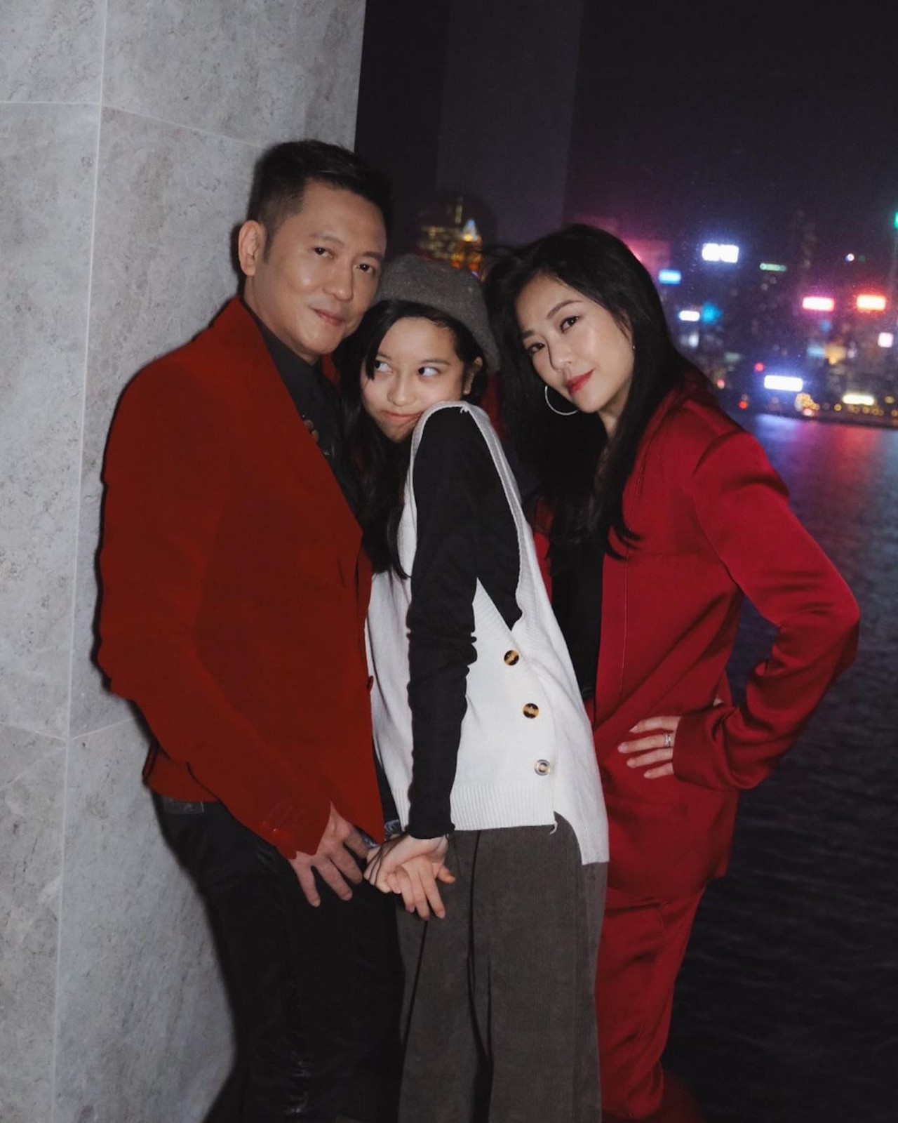 嫁大咖天王！53歲當紅玉女「默默息影生孩」被捕捉現身台南　「2女兒遺傳媽美貌」尪寵27年始終如一