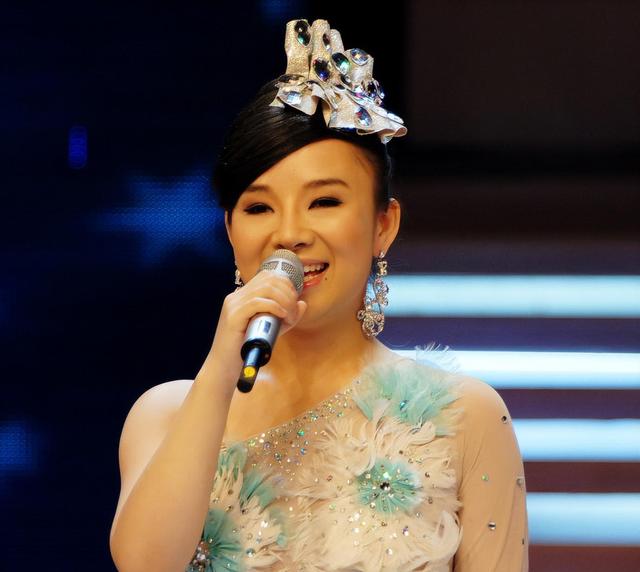 被剝奪光明！盲人女歌手成名「拒拋棄農村尪」還替婆婆買房　被尪1舉動暖哭「倒貼千萬也要嫁」