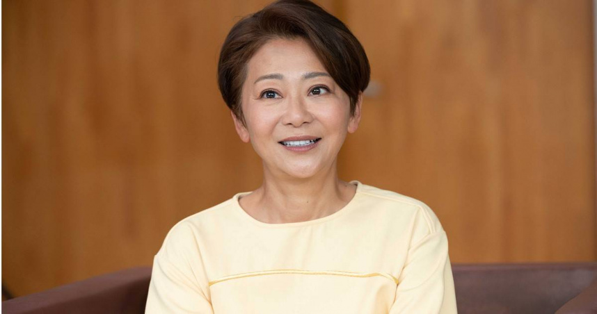 隔代教養！54歲女星坦言「和父母很不熟」真的無話可說　吃飯「筷子直接被打飛」至今仍零互動