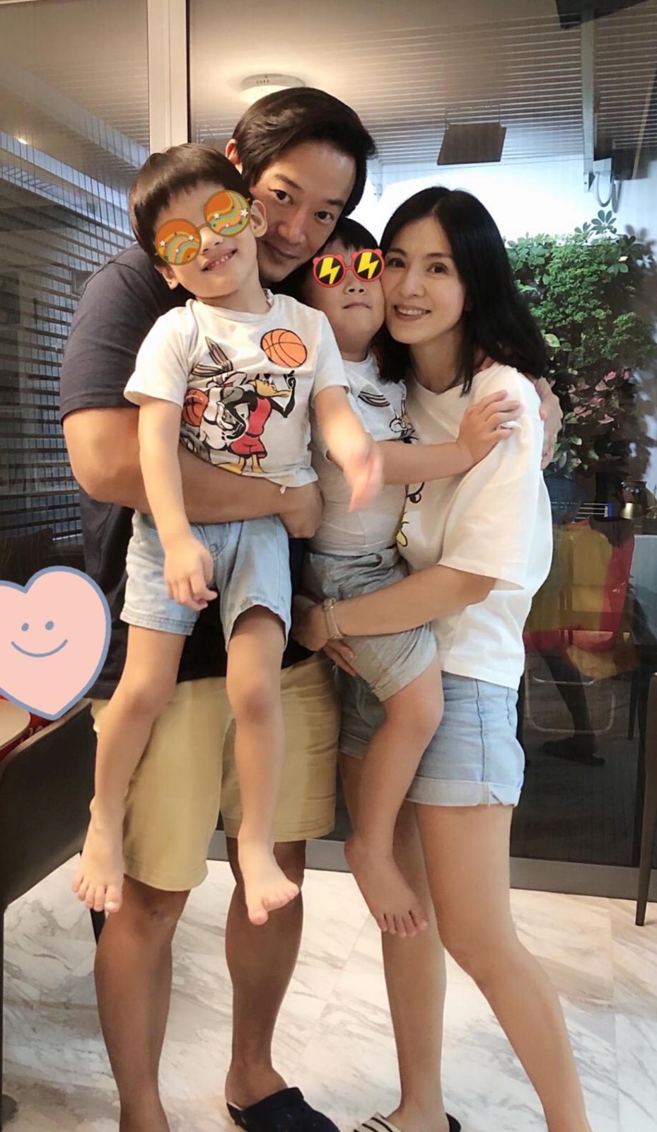 搭檔無數天王！玉女掌門人「產下雙胞胎」樂當新手媽　「無預警現蹤高雄」48歲狀態超狂
