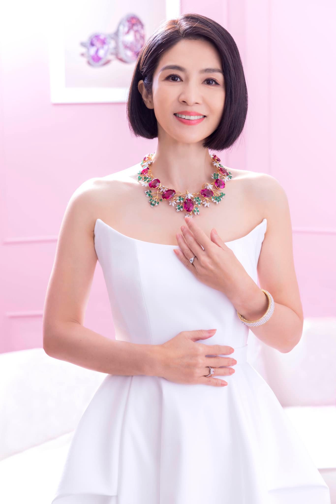搭檔無數天王！玉女掌門人「產下雙胞胎」樂當新手媽　「無預警現蹤高雄」48歲狀態超狂