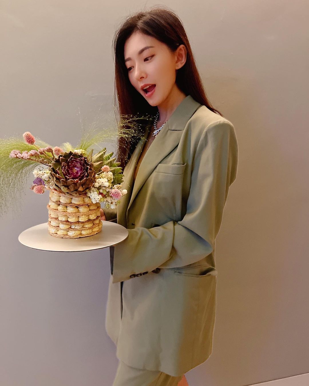 被向太嫌棄！女星嫁大19歲富豪「婚後被寵上天」　「靠自己逆襲成女強人」公司成功上市