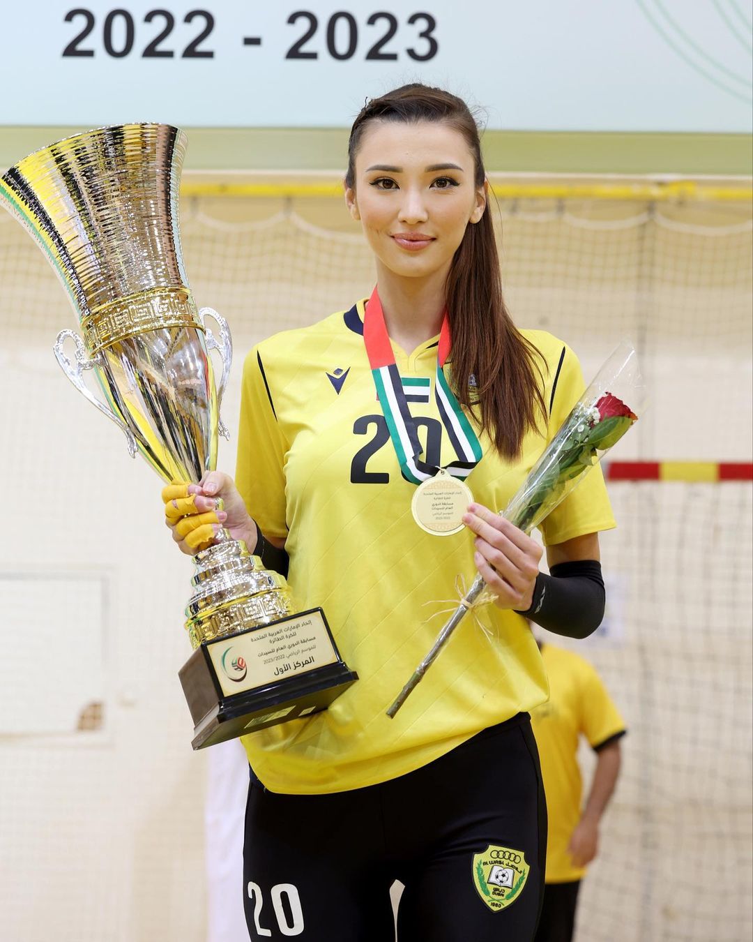 清純美貌轟動全台！182cm「運動界女神」近況曝光　齊瀏海消失「美艷臉蛋升級」變化引熱議