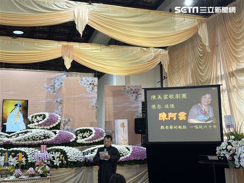 歌仔戲國寶猝逝！獨子靈堂上「朗誦入獄懺悔文」追思亡母　遺照前淚喊：「媽，我好想妳...」