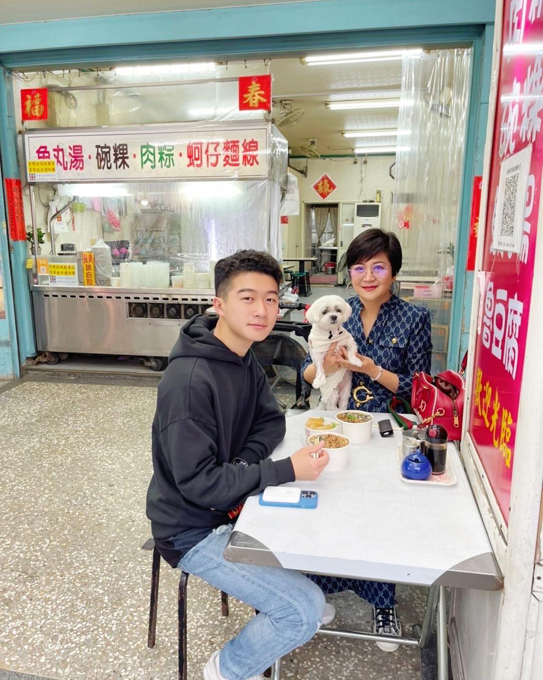 崔佩儀兒子返台了！赴美求學1年「貝克宇蛻變成熟大男孩」　「當媽喜悅藏不住」結束偽單身生活