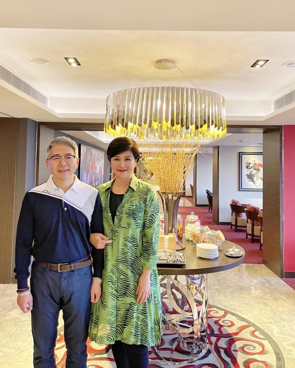 崔佩儀兒子返台了！赴美求學1年「貝克宇蛻變成熟大男孩」　「當媽喜悅藏不住」結束偽單身生活