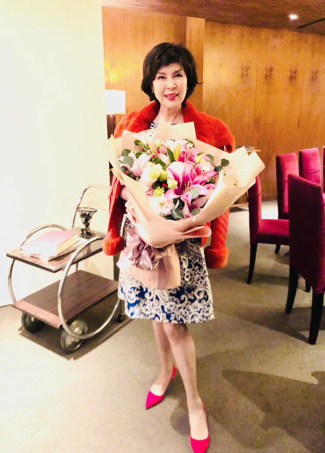 喪夫5年！75歲最美主持返台定居「被傳有第二春」本人回應了　「公開擇偶條件」笑喊不排斥找伴