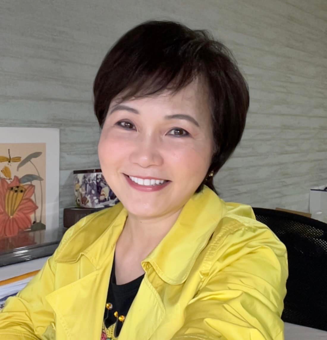 拿下13座金鐘獎！63歲女主播「曾是兒童台姐姐」40年前嫩照曝光　「家中排行第八」蛻變全台最紅主持
