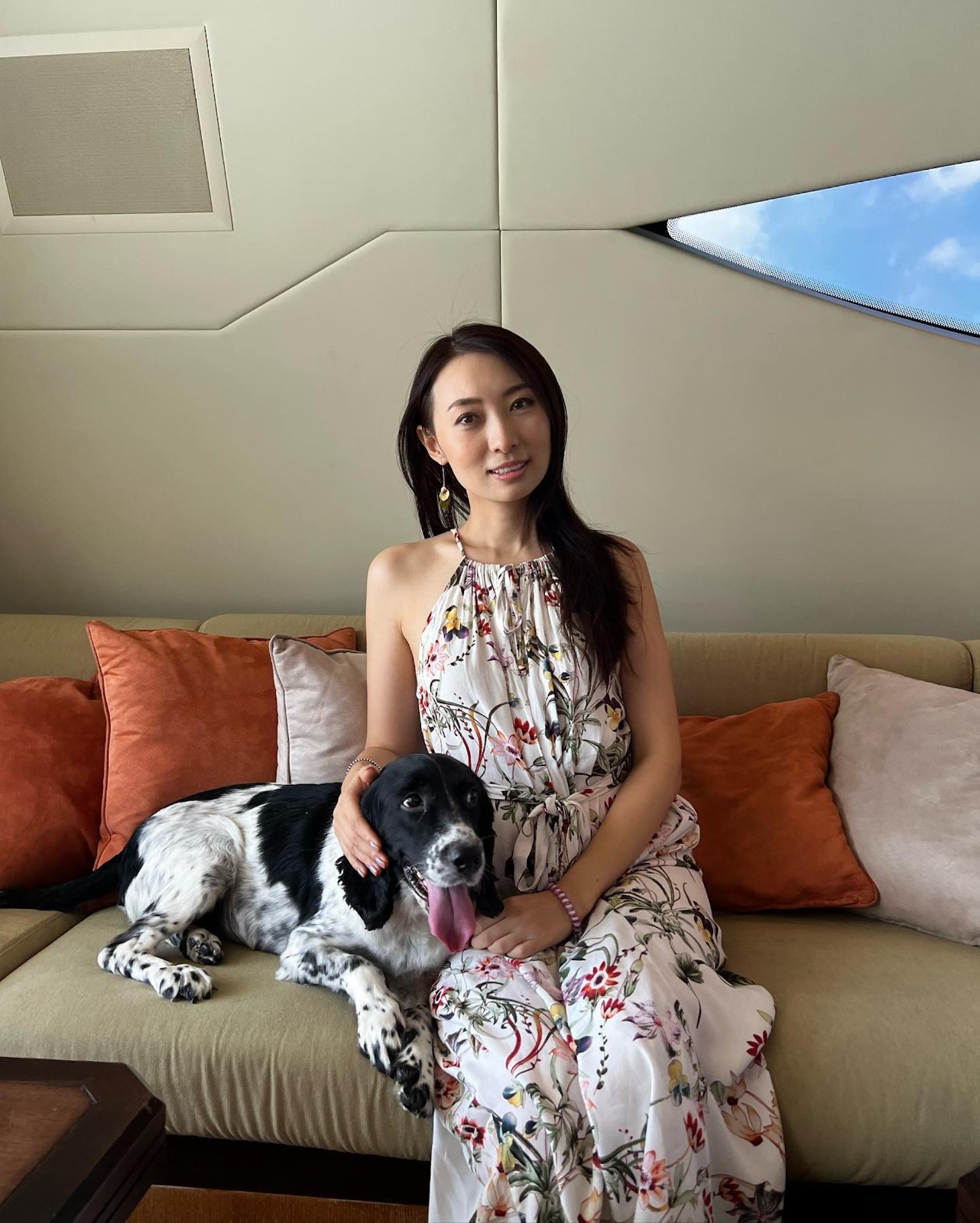 和繼女一樣大！選美女星「當年奉女成婚」嫁百億富豪　差25歲父女戀近況曝「明顯巨肚藏不住」