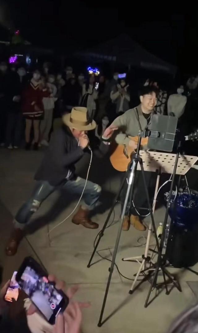婚內兩度偷吃！59歲男星「親手葬送前程」移居大陸　「擁富婆新歡」農村樂逍遙