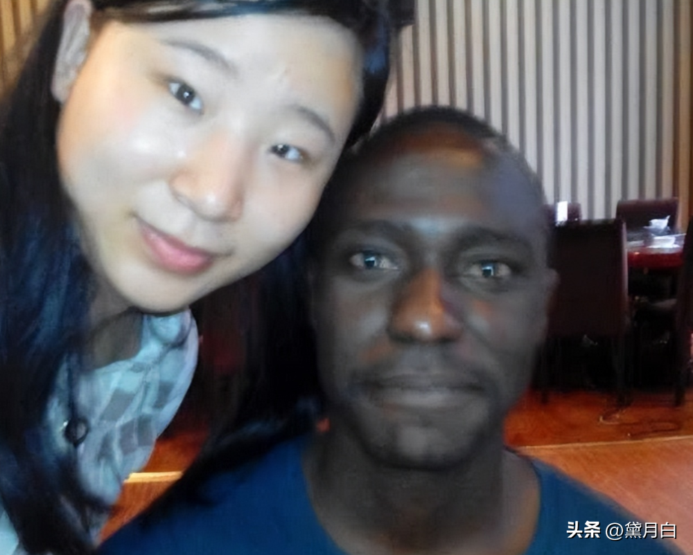 女高材生「戀上黑人留學生」!不顧家人反對遠嫁非洲 婚後才知「對方身份不一般」:高攀了