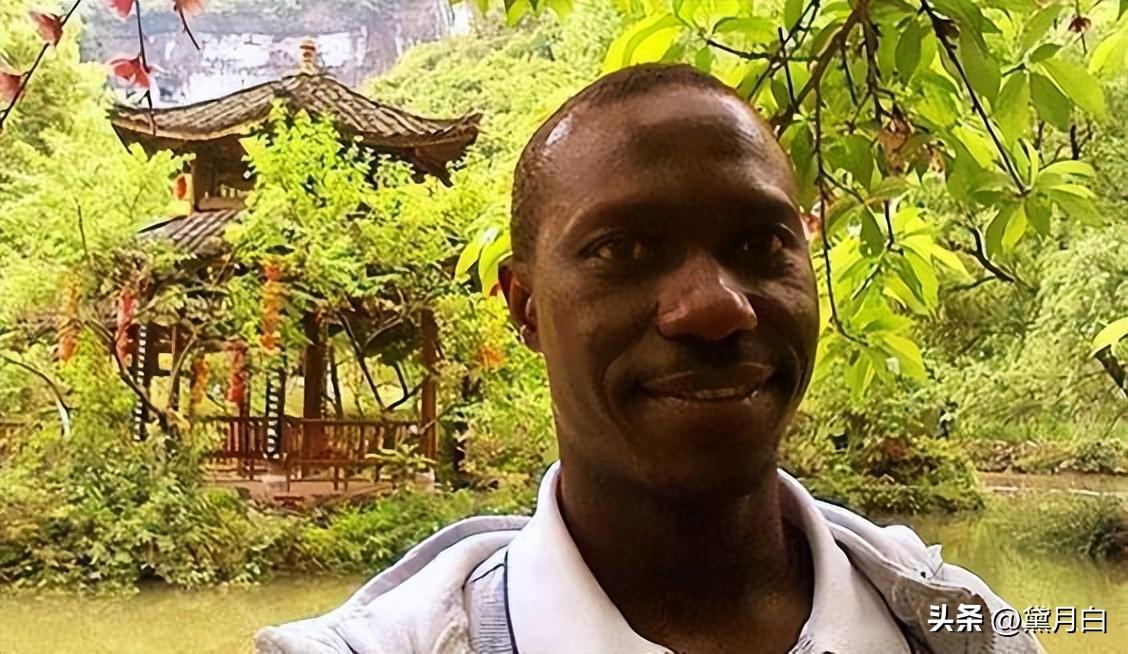 女高材生「戀上黑人留學生」!不顧家人反對遠嫁非洲 婚後才知「對方身份不一般」:高攀了