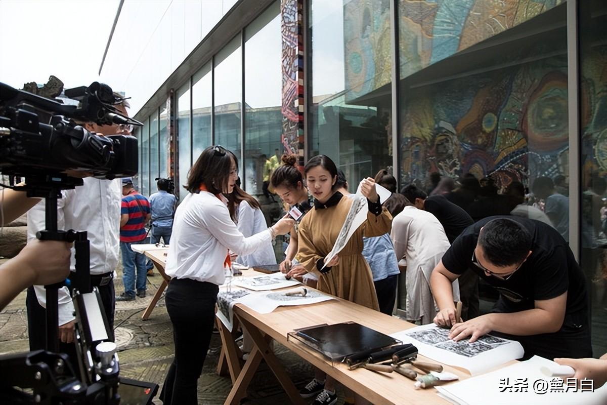 女高材生「戀上黑人留學生」!不顧家人反對遠嫁非洲 婚後才知「對方身份不一般」:高攀了