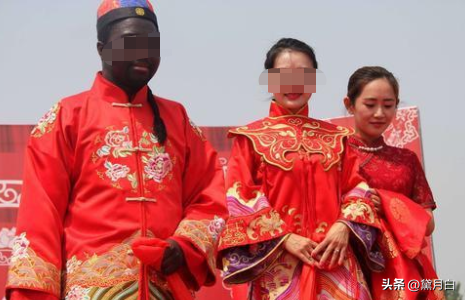 女高材生「戀上黑人留學生」!不顧家人反對遠嫁非洲 婚後才知「對方身份不一般」:高攀了