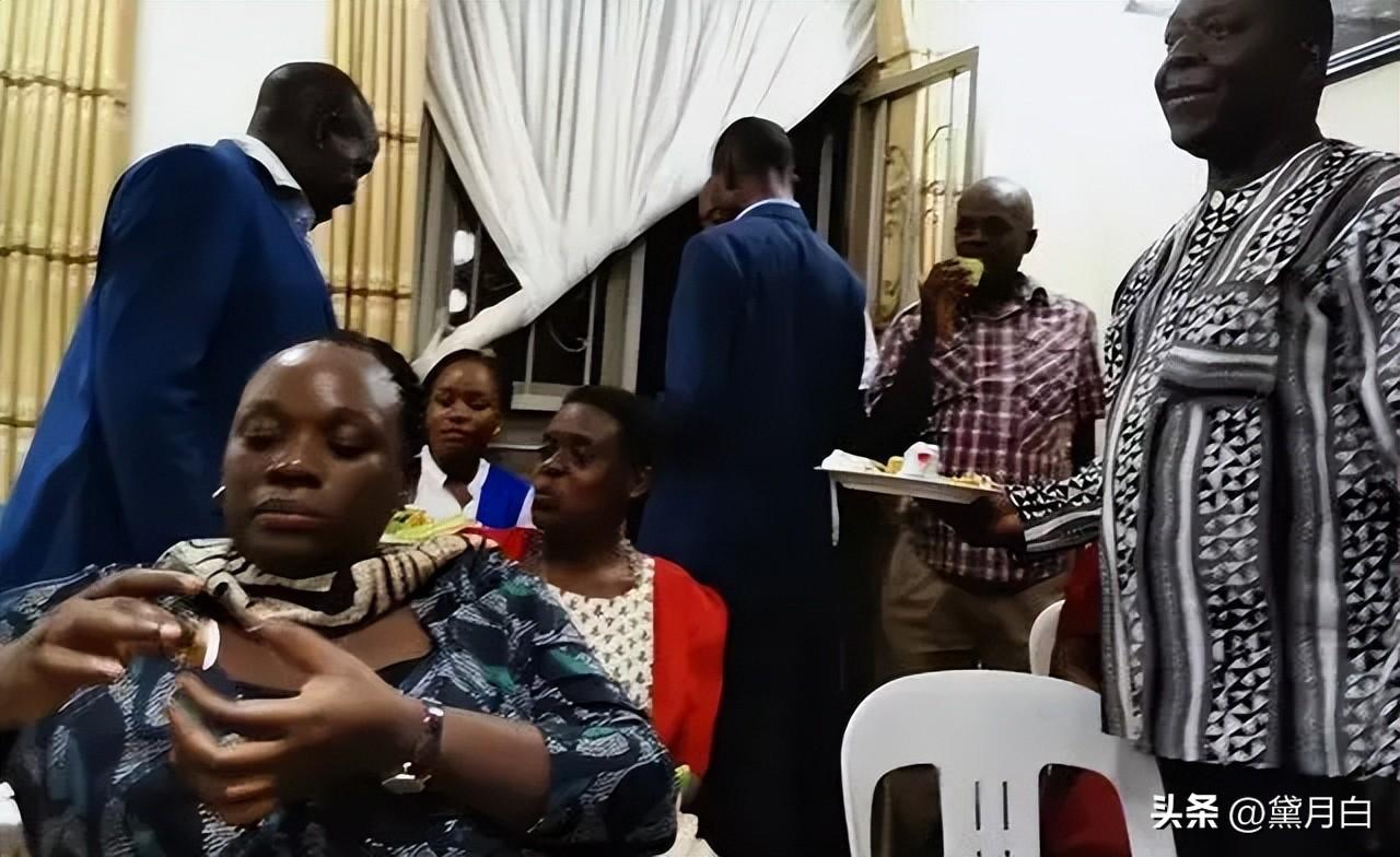 女高材生「戀上黑人留學生」!不顧家人反對遠嫁非洲 婚後才知「對方身份不一般」:高攀了