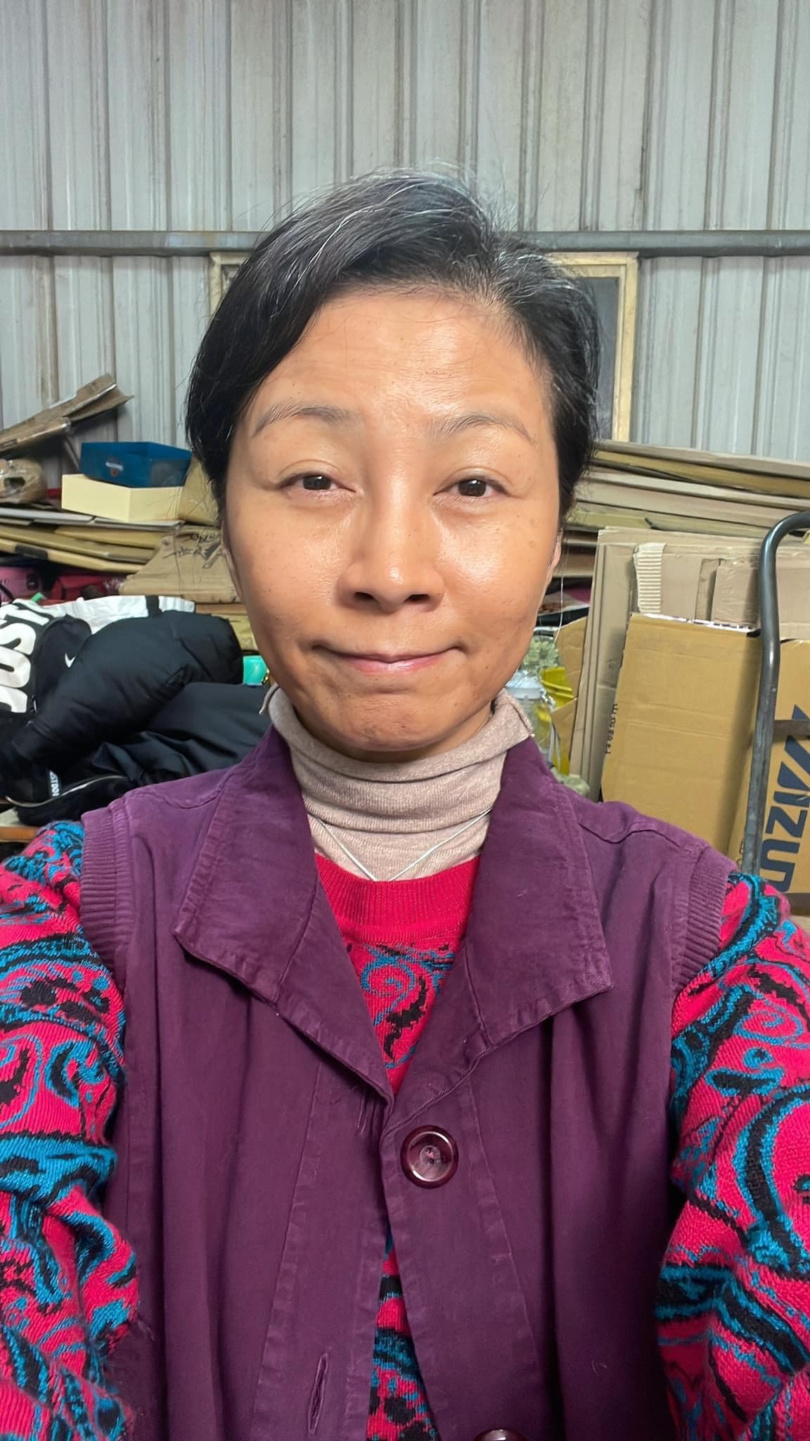 淡水驚見「57歲資深玉女」夜騎單車　「和正妹女兒同框」辣曬蠻腰驚艷萬人