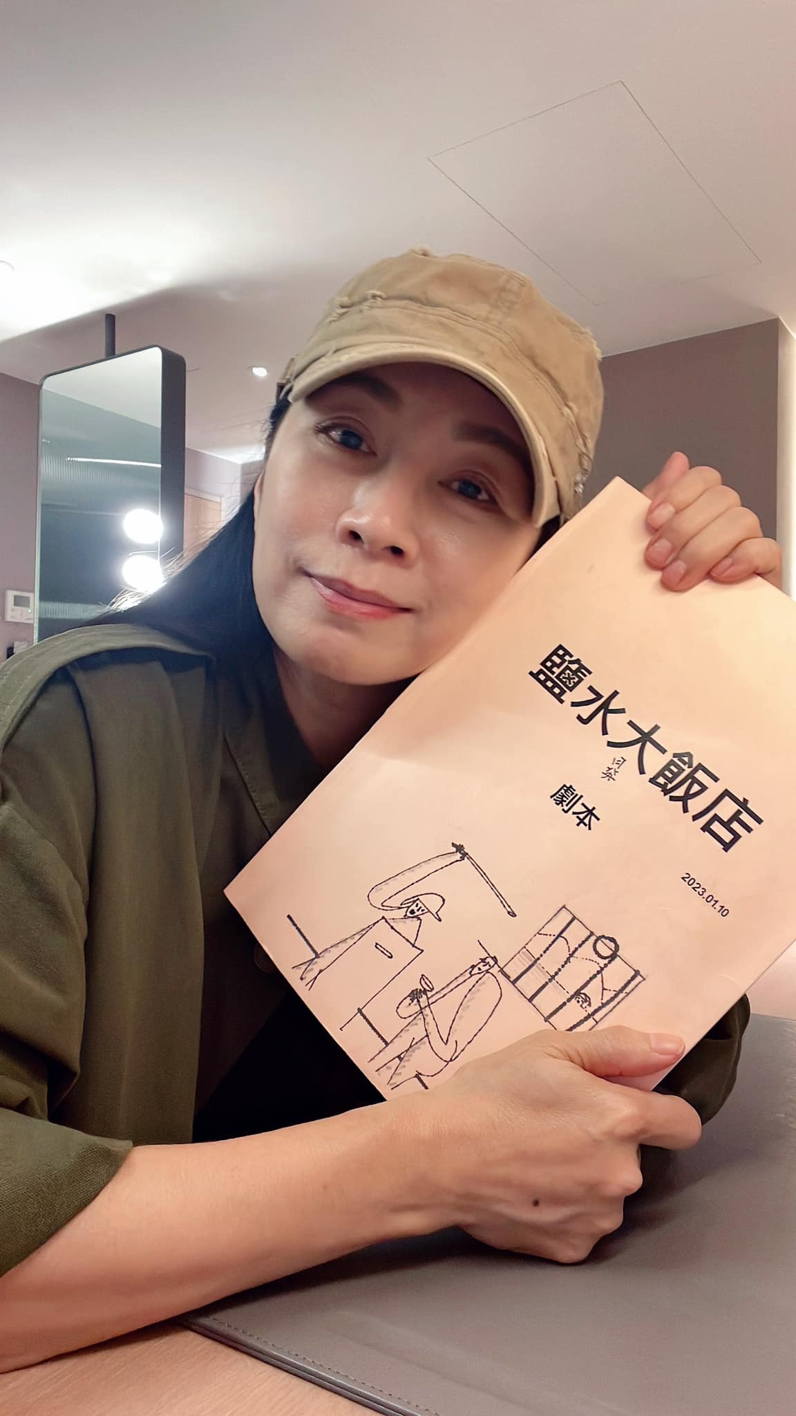 凍齡女神方文琳勇敢曬白髮皺紋照 59歲真實狀態驚艷全網