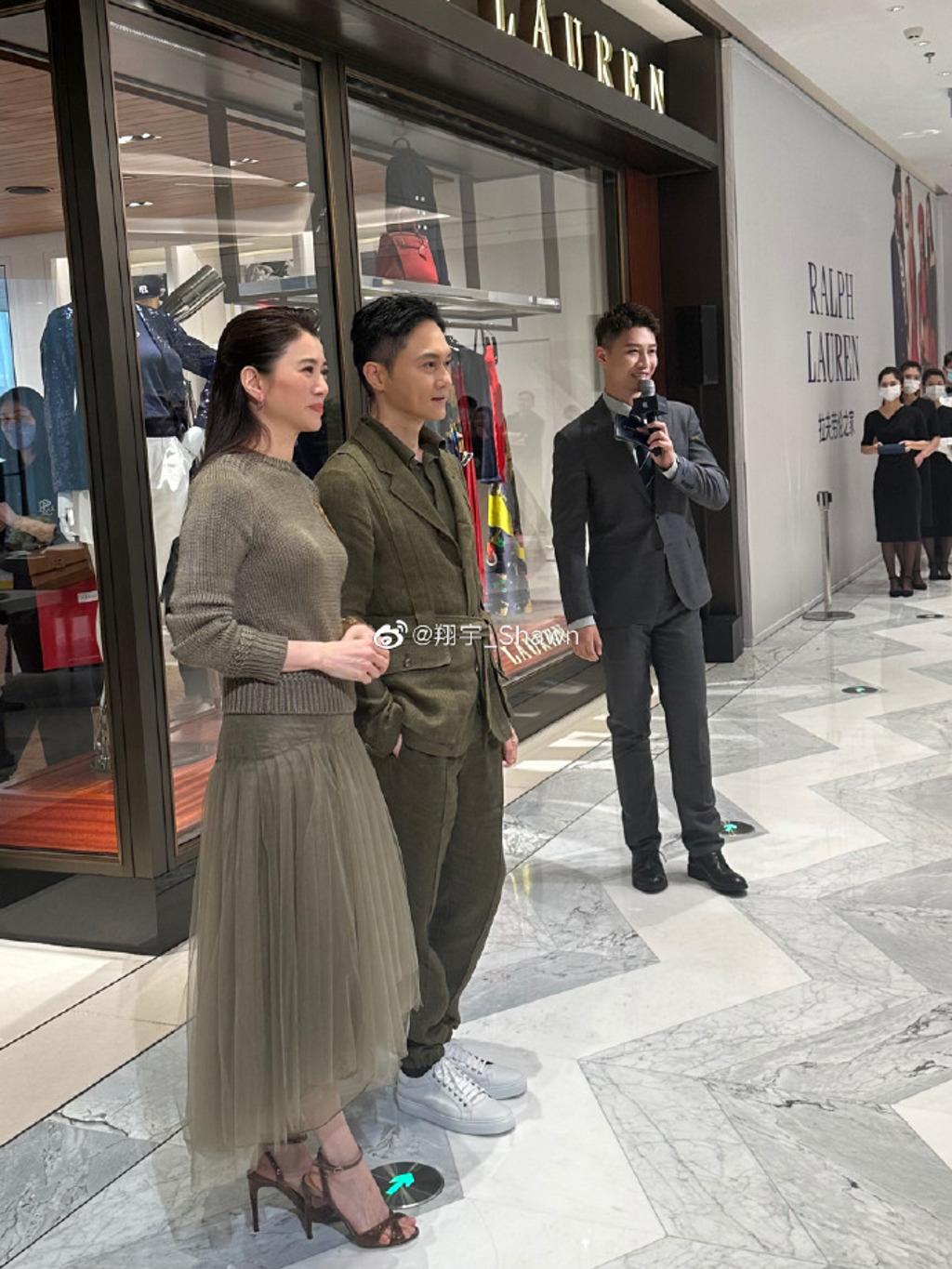 51歲最美港姐偕夫出席「現場未修圖曝」　主持人感嘆：愛情是最好保養品