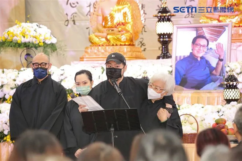 40年摯友驟逝！66歲名主持人哽咽「懷念他的勇氣」　「不到1年就走了」心痛：送別老友不容易