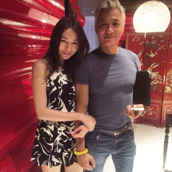被封香港第一美男子！曾迷倒劉嘉玲林青霞　「歷經破產被妻拋棄」如今退居幕後