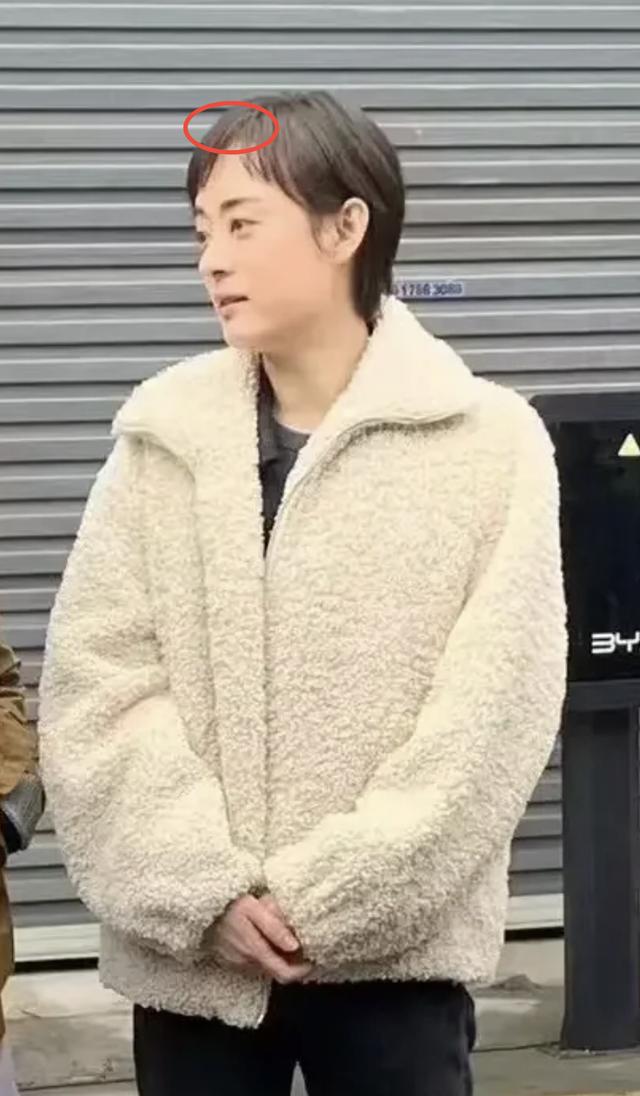40歲一線女星片場「被捕獲身形消瘦」　網酸：穿千元外套像路人