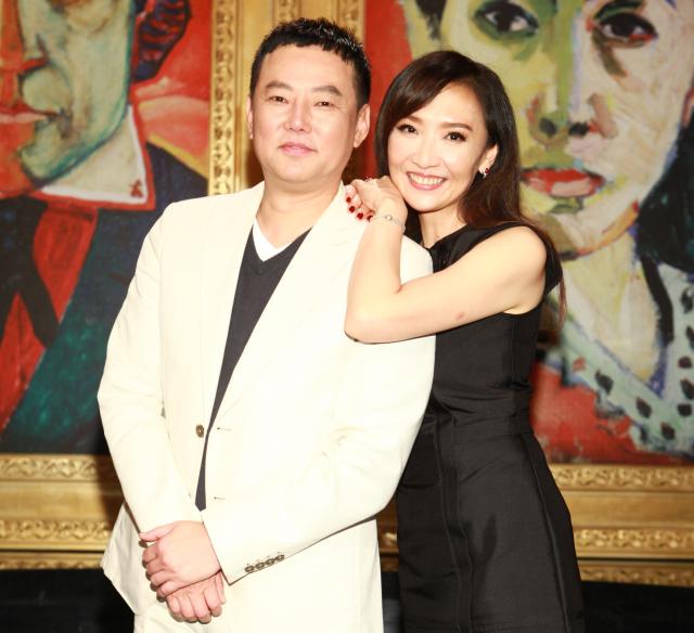 搭檔白冰冰！主持一哥出道42年「堅持不上通告」原因曝光　愛妻爆「結縭30年真面目」真的受不了
