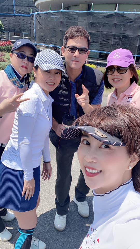 驚傳罹隱疾！55歲八點檔小生「莫名胸悶」妻急找權威　不婚浪子「被小13歲嫩妻收服」下廚寵家人