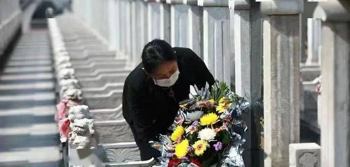 3歲以下孩童別上墳!俗話說「不帶4人掃墓」後代一直富 「女婿上墳有辱先人」寓意要搞懂