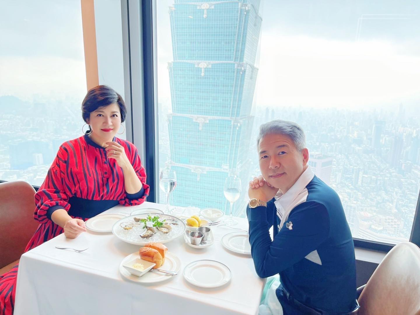 全家隔9個月團聚！崔佩儀激動「尪回台灣了」下機衝回家看寶貝　「兒子1孝舉曝」媽媽很欣慰