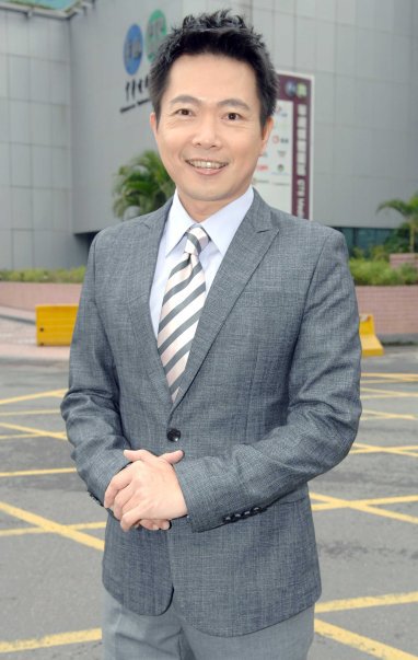 犒賞逾20年辛勞！名主播爽坐郵輪「環遊世界11圈」退休玩到飽　「一睜眼在另一國家」近況人人稱羨