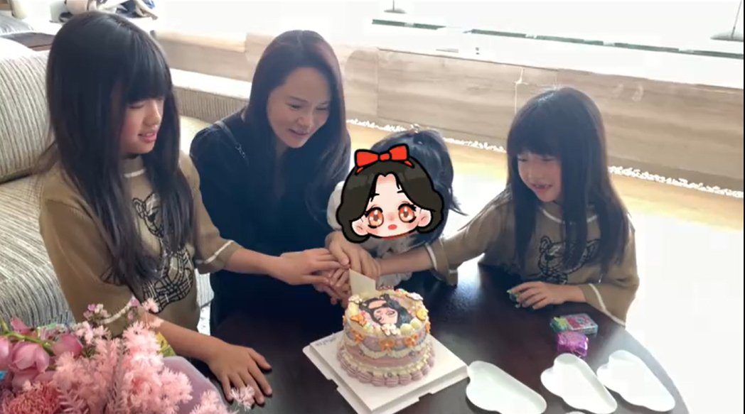小10歲尪缺席！伊能靜獨自「帶公婆出國」沙灘上洩好身材　「老公事後1行徑」閃瞎大批網友
