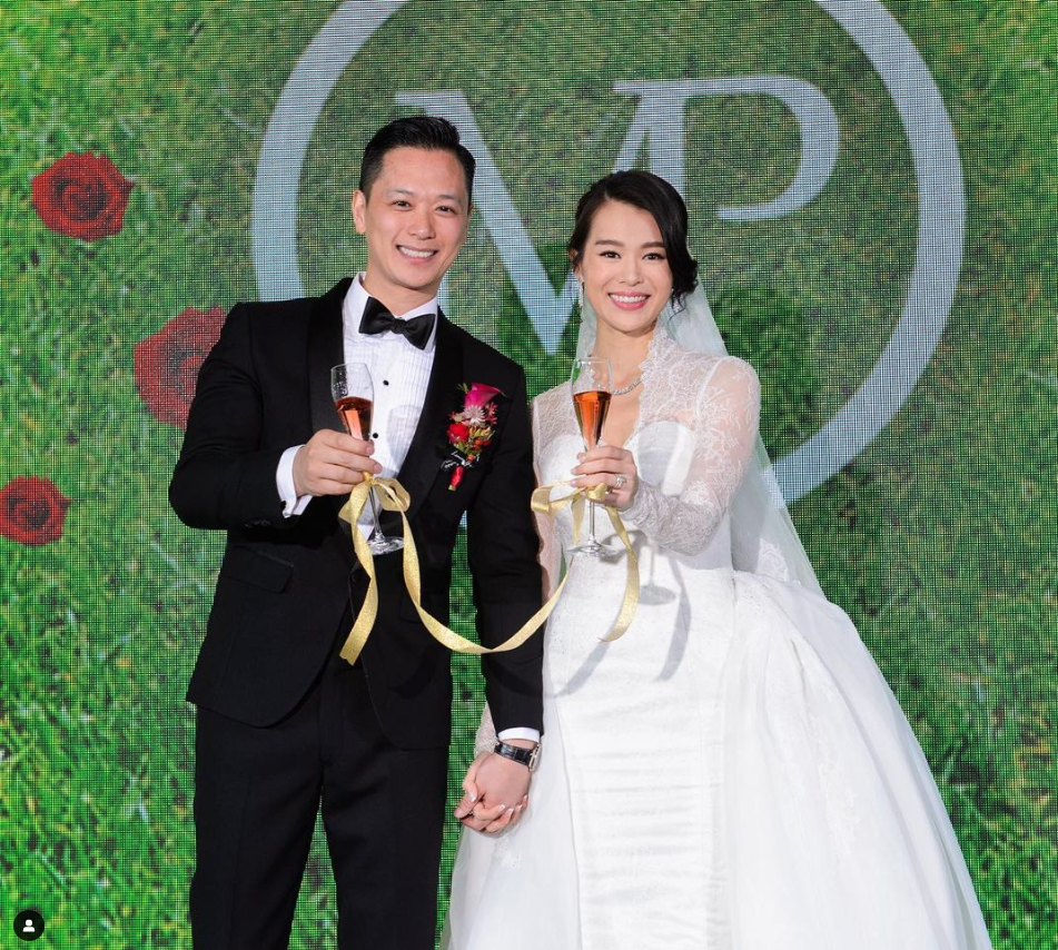 8年戀情告吹！最醜港姐「花3年走出情傷」甜嫁總裁尪　5年抱3胎「把她寵成少女」甜蜜現況曝